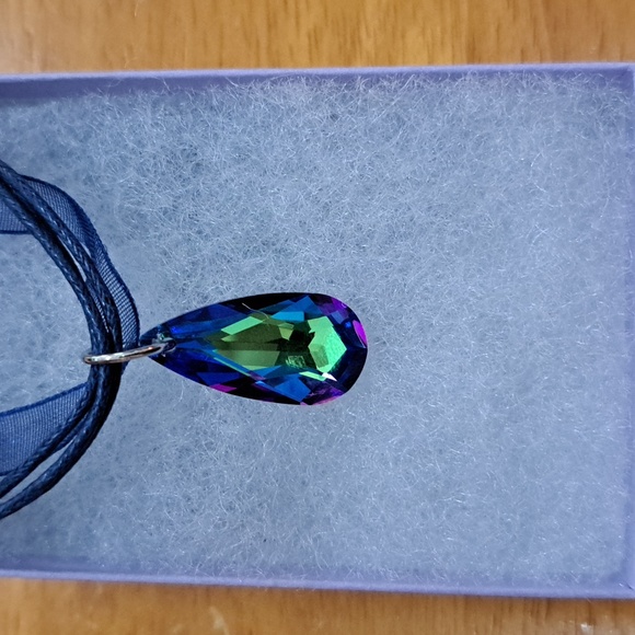 Water's Edge Crystal Marquise Necklace - Picture 2 of 6